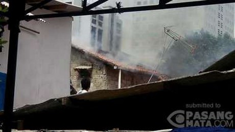 Rumah di Karet Terbakar, Asap Terlihat di Pusat Bisnis di Sudirman