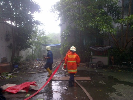Kebakaran di Gedung Putrindo Tanah Abang Padam, Lalin Lancar