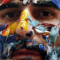 Seniman Spanyol Melukis Wajahnya Lalu Selfie