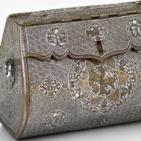 Kotak Misterius Berusia 700 Tahun, Gegerkan Para Peneliti