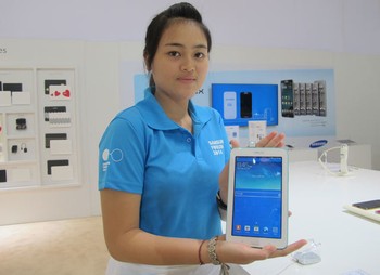 Harganya? Samsung masih belum mengumbarnya. Namun menurut bocoran, Galaxy Note 3 Lite dibanderol di bawah Rp 2 juta.     