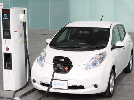 Masyarakat Tak Berminat Beli Mobil Listrik