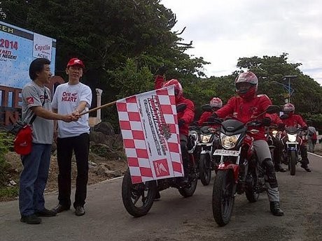 Peserta Touring Ekspedisi Nusantara Gelar Baksos