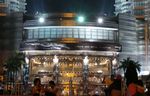 Gedung Petronas di Malam Hari, Cantiknya Bukan Main!