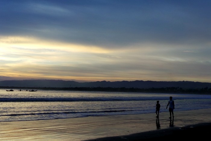 Ini Dia Pantai Primadona di Jawa Barat