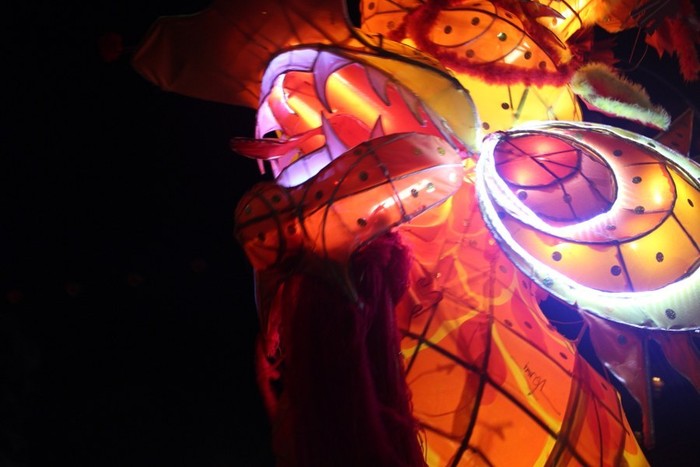 Ada Naga Bersinar di Cap Go Meh Pontianak!