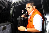 Ekspresi wajah mantan ketua umum partai Demokrat ini saat meninggalkan gedung KPK. Lamhot Aritonang/detikFoto.