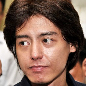 Sejak Kapan Sebenarnya Roger Menggunakan Narkoba?