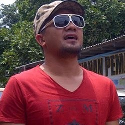 Jenguk Dewi Persik, Saipul Jamil Bawakan Manggis