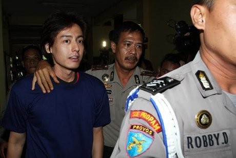 Dijenguk Banyak Teman, Roger Danuarta Bersyukur