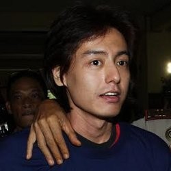 Dijenguk Banyak Teman, Roger Danuarta Bersyukur