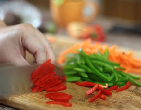 Mau Memotong Sayuran Seperti Chef Profesional? Perhatikan Hal Penting Ini!