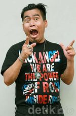 Pose Kocak Bopak Castello