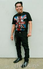 Pose Kocak Bopak Castello