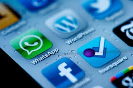 Saham Facebook Cetak Rekor Setelah Caplok WhatsApp