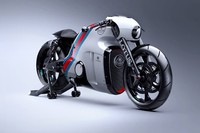 Tampilannya memang mirip motor di film Tron, karena memang faktanya Lotus menggarap motor ini dengan orang yang mendesain motor Tron. (dok. Lotus Motorcycle).
