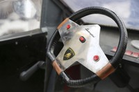 'Lamborghini' listrik ini terbuat dari logam bekas dengan dibekali 5 set baterai di dalamnya. REUTERS/China Daily.