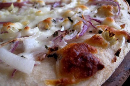 Lahmacun dan Fugazza, Pizza Enak a la Turki dan Argentina