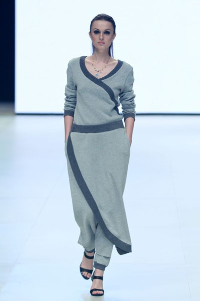 Steven Tach Natural. BNI Iniverse Bonding. Indonesia Fashion Week 2014 at Jakarta Convention Center. Senayan. Jakarta. [Foto: Mohammad Abduh/Wolipop]