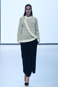 Steven Tach Natural. BNI Iniverse Bonding. Indonesia Fashion Week 2014 at Jakarta Convention Center. Senayan. Jakarta. [Foto: Mohammad Abduh/Wolipop]