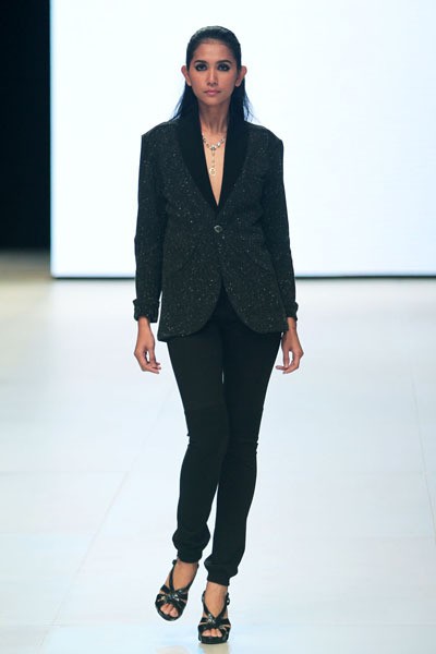 Steven Tach Natural. BNI Iniverse Bonding. Indonesia Fashion Week 2014 at Jakarta Convention Center. Senayan. Jakarta. [Foto: Mohammad Abduh/Wolipop]