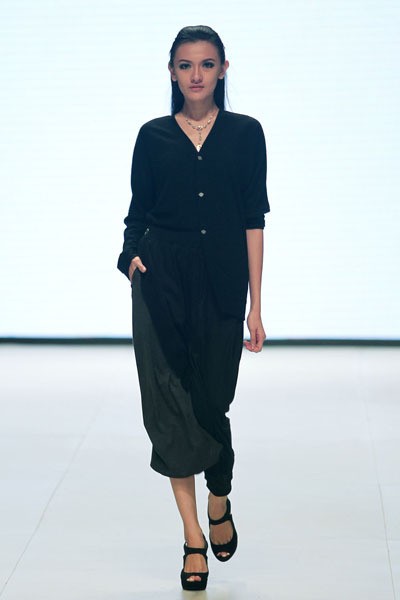 Steven Tach Natural. BNI Iniverse Bonding. Indonesia Fashion Week 2014 at Jakarta Convention Center. Senayan. Jakarta. [Foto: Mohammad Abduh/Wolipop]