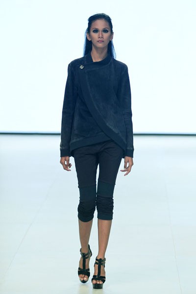 Steven Tach Natural. BNI Iniverse Bonding. Indonesia Fashion Week 2014 at Jakarta Convention Center. Senayan. Jakarta. [Foto: Mohammad Abduh/Wolipop]