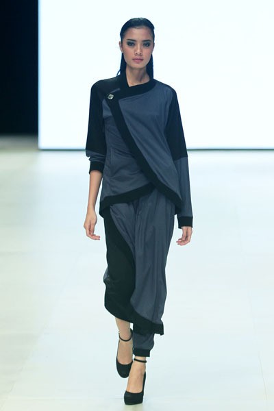 Steven Tach Natural. BNI Iniverse Bonding. Indonesia Fashion Week 2014 at Jakarta Convention Center. Senayan. Jakarta. [Foto: Mohammad Abduh/Wolipop]