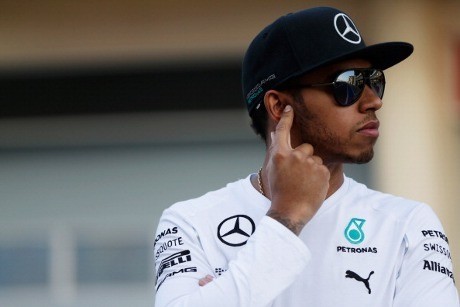 Mercedes Disebut Favorit, Hamilton Merendah
