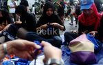 Membuat Kantong Belanja dari Baju Bekas