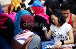 Membuat Kantong Belanja dari Baju Bekas