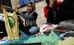 Membuat Kantong Belanja dari Baju Bekas