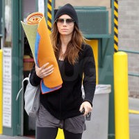 Para Seleb Seksi Pecinta Yoga