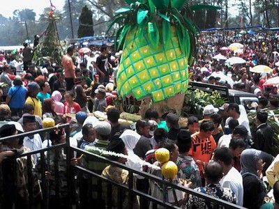 Pawai Hasil Bumi di Prigen, Pasuruan