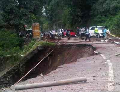 Imbas Jalan Amblas, Kemacetan Panjang di Jalur Pujon-Ngantang