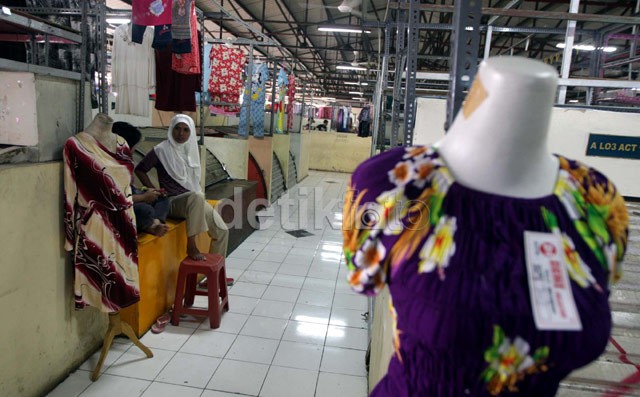 Jokowi Perpanjang Masa Sewa Gratis Blok G Tanah Abang
