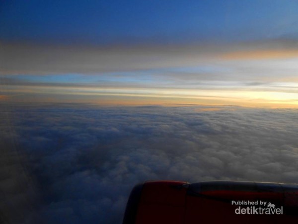 100+ Gambar Awan Dari Jendela Pesawat Paling Keren 100+ Gambar Awan Dari Jendela Pesawat Paling Keren