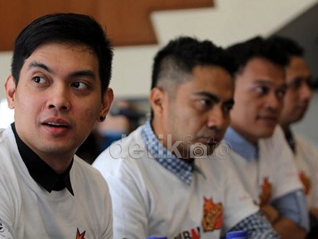 Donnie Ada Band, Sedia Parfum Kalau Naik Motor