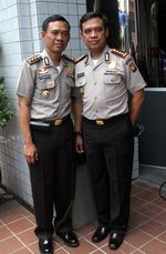 Polisi Kembar Ikuti Kontes Orang kembar