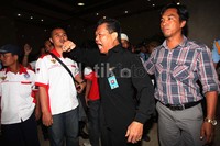 Para buruh kecewa karena direksi Shinta Group yang diundang dalam RDP ini tak hadir dan hanya mengirim delegasi.