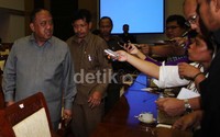 Rapat kerja tersebut membahas soal pelaksanaan fungsi BIN sebagai lembaga koordinasi intelijen negara.