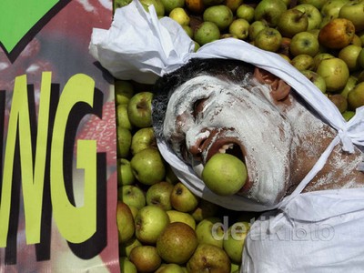 Petani Apel Demo Kementerian Perekonomian