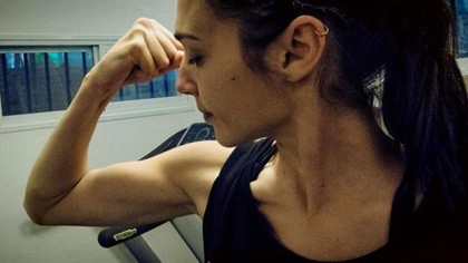 Persiapan Peran Wonder Woman, Gal Gadot Pamer Otot