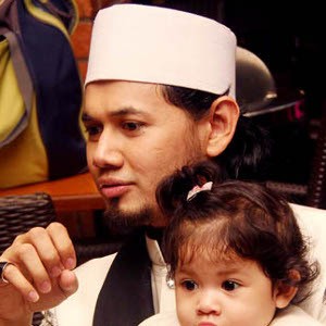 Merasa Diperas Ustad Guntur Bumi, Pasien Ini Ngaku Jual Perhiasan