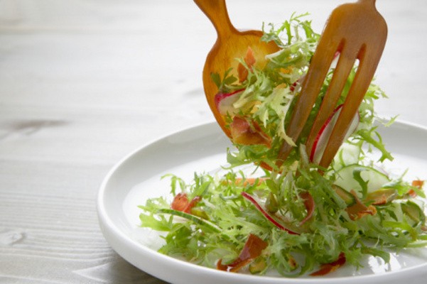 Frisee, Radicchio dan Iceberg, Jenis Daun Selada Enak untuk Salad (1)