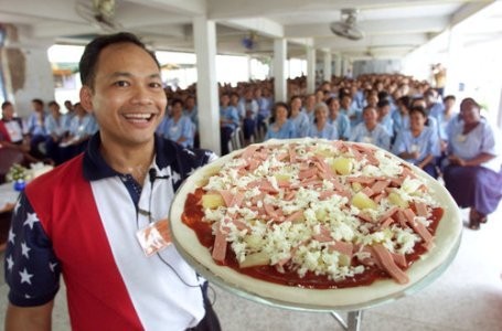 Saat Konflik Perang, di Penjara dan Menganggur, Pizza Tetap Jadi Favorit di Dunia (2)