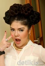 Rambut Brokoli Tina Toonita