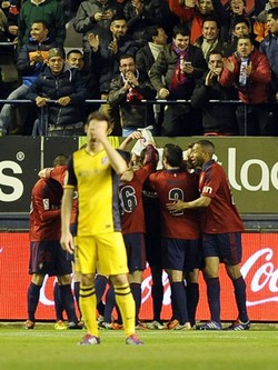 Los Colchoneros tidak mampu kembali kepuncak La Liga dan harus duduk ki peringkat ke tiga. AFP PHOTO/Rafa Rivas.