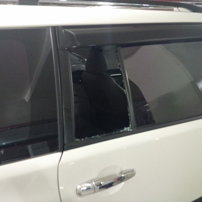 Mobil Pengunjung Pusat Perbelanjaan Kota Kasablanka Dibobol