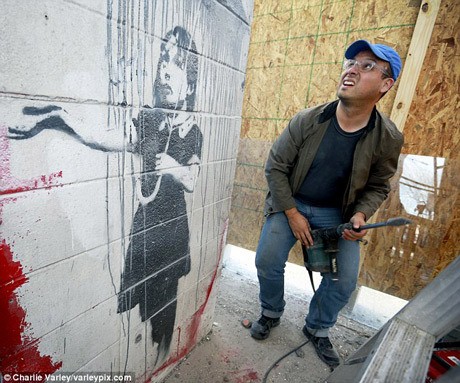 Mural Banksy Senilai Rp 20 Milliar Dicuri Pria Tak Dikenal